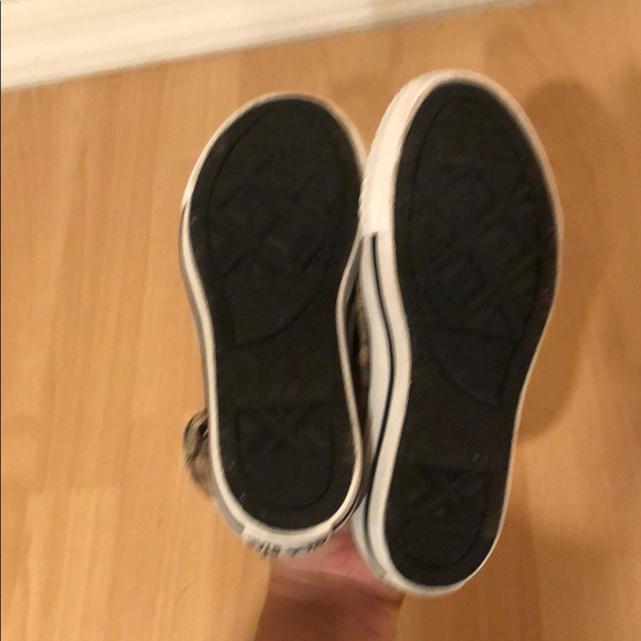 Kids 11 converse high tops - Picture 5 of 6